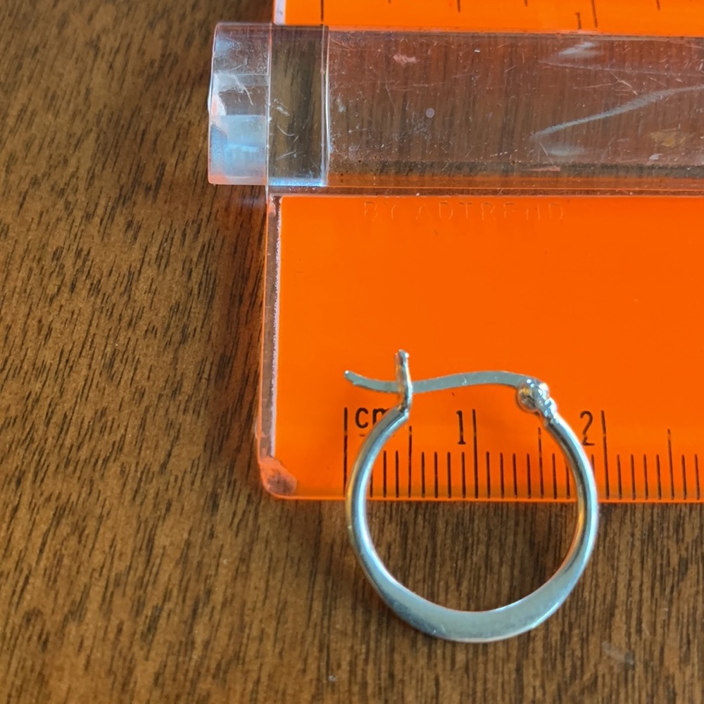 925 Sterling small hoop earring - Picture 10 of 13